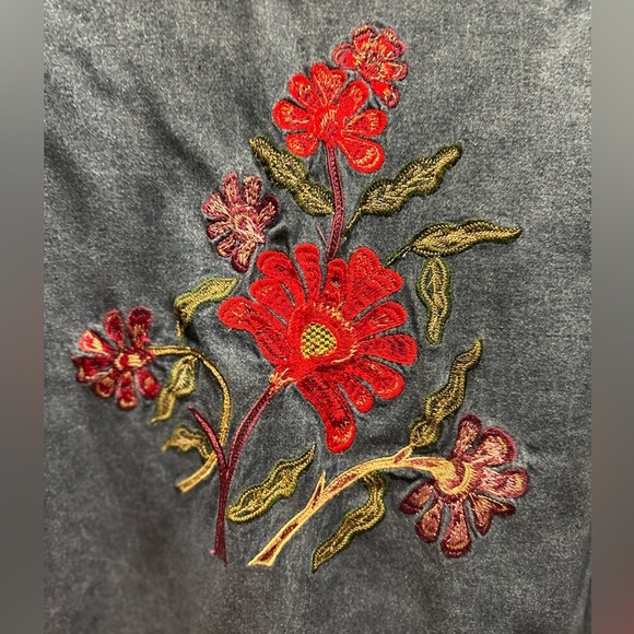 Willow Ridge Denim Floral Embroidered Button Down Top size XL - Picture 7 of 9